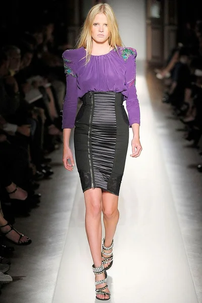 Look 14